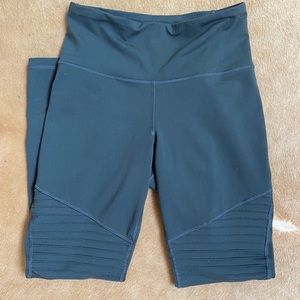 ⭐️BOGO50 ⭐️ Army Green Moto & Mesh Athletic Leggings M